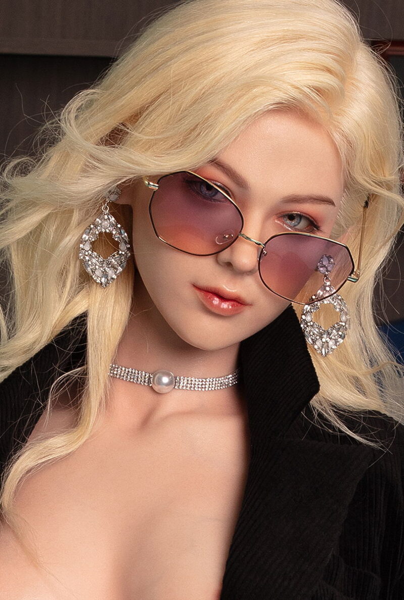 Starpery : Lubby 174 cm (5.71 ft) C cup Silicone / TPE Body doll